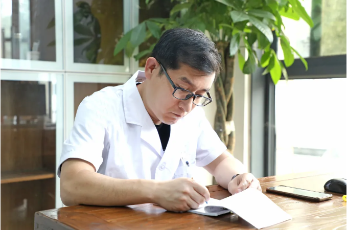 传承岐黄，兼容西术——药王传中医院权威中医专家曹文胜